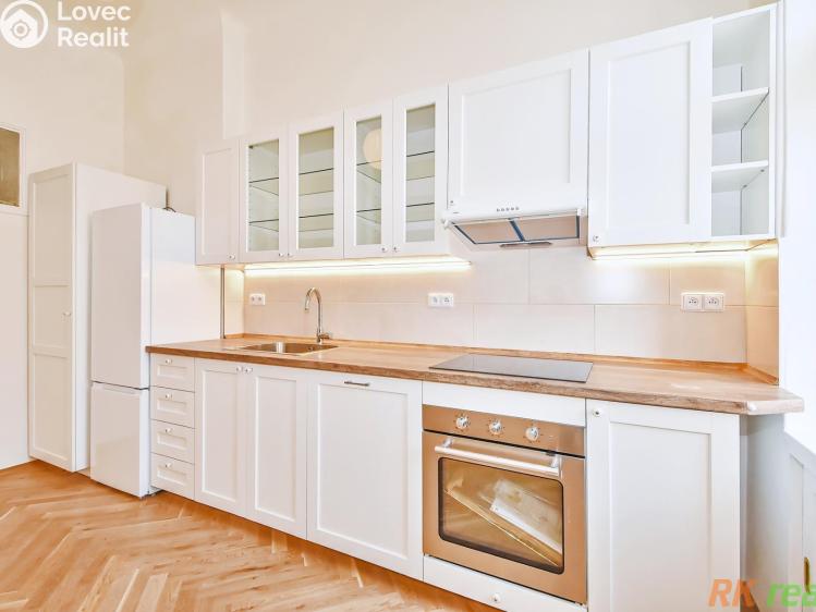 Pronájem bytu 3+1 Praha, Karmelitská č. 11