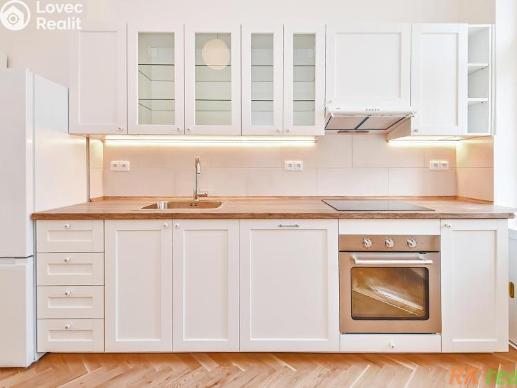 Pronájem bytu 3+1 Praha, Karmelitská č. 12