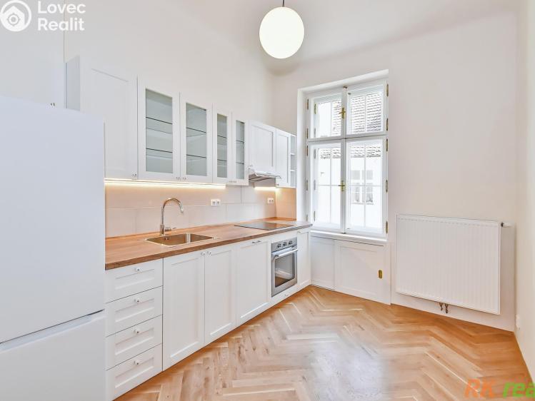 Pronájem bytu 3+1 Praha, Karmelitská č. 13