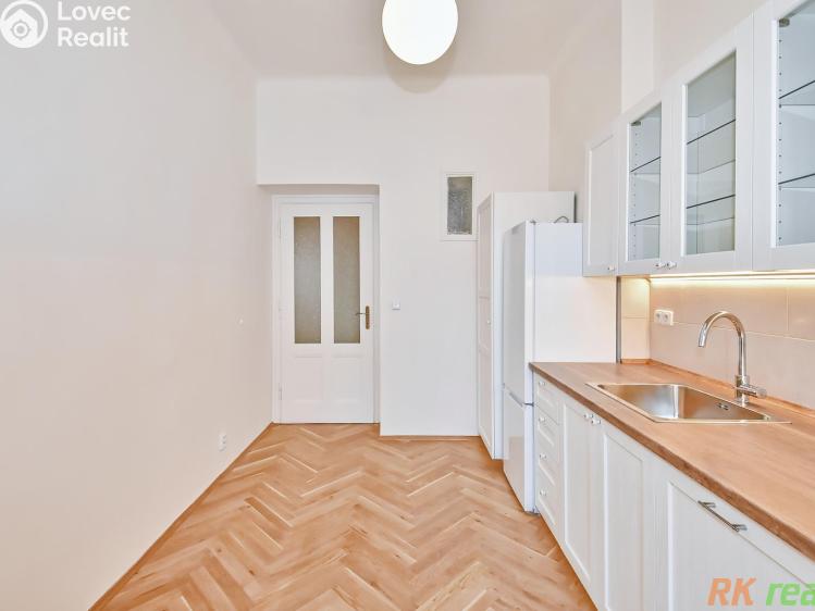 Pronájem bytu 3+1 Praha, Karmelitská č. 15