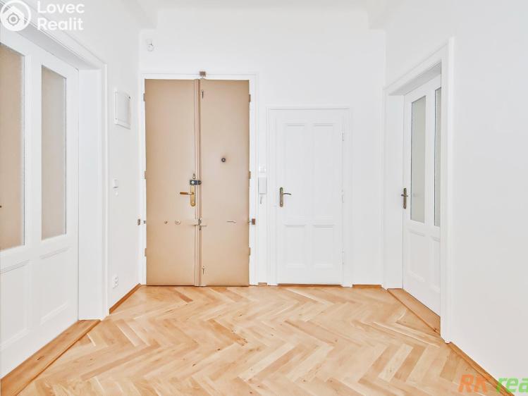 Pronájem bytu 3+1 Praha, Karmelitská č. 21