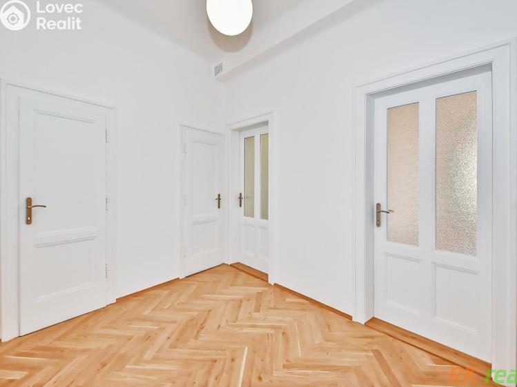 Pronájem bytu 3+1 Praha, Karmelitská č. 23