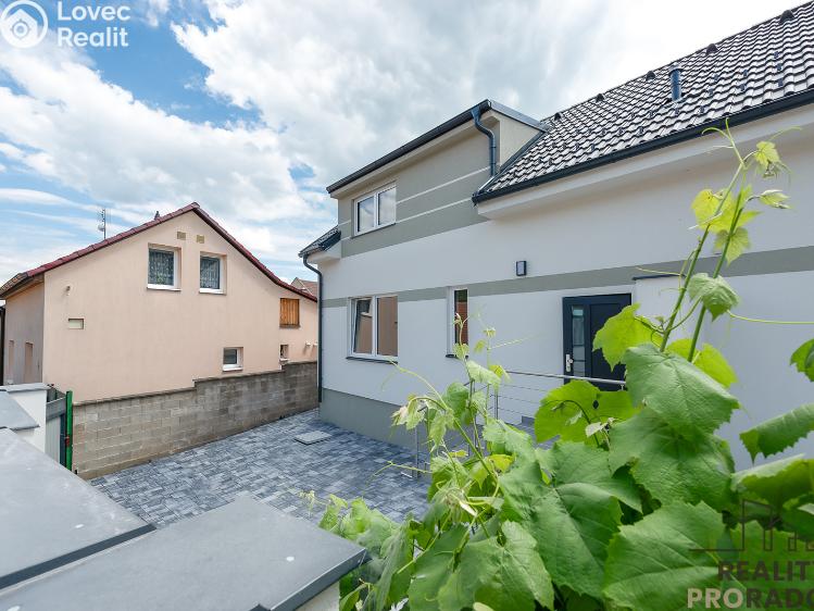 Pronájem rodinného domu Kralupy nad Vltavou, Purkyňovo nám. 250 č. 1