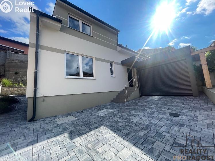 Pronájem rodinného domu Kralupy nad Vltavou, Purkyňovo nám. 250 č. 4