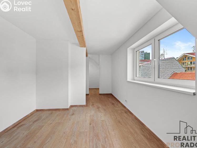 Pronájem rodinného domu Kralupy nad Vltavou, Purkyňovo nám. 250 č. 16