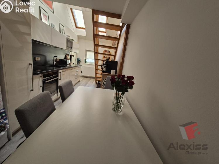 Pronájem atypického bytu Praha, Sinkulova 354/83 č. 3