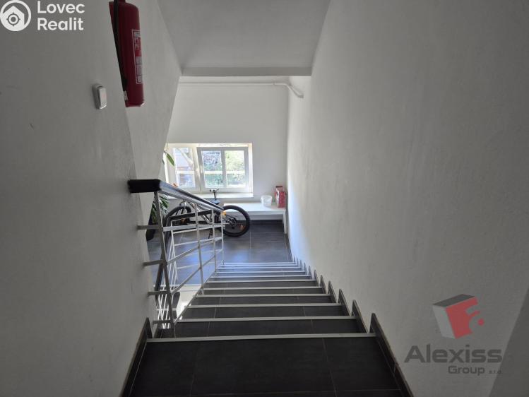 Pronájem atypického bytu Praha, Sinkulova 354/83 č. 8