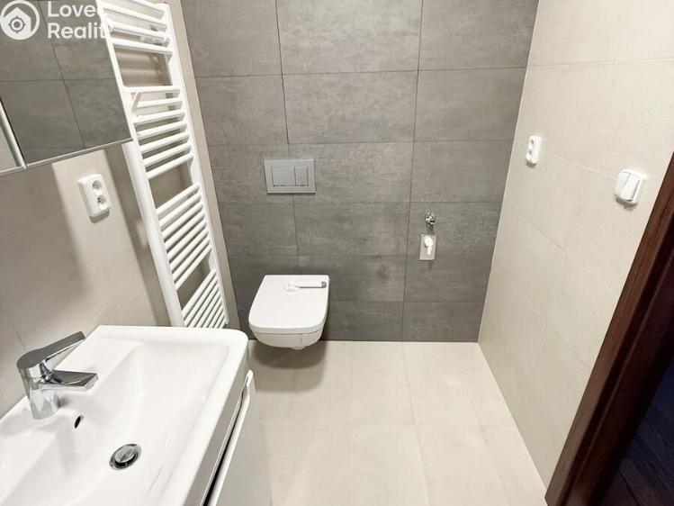 Pronájem bytu 2+KK Praha, Žalanského č. 10