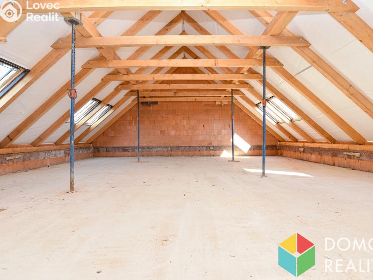 Продажа семейного дома Králův Dvůr č. 14