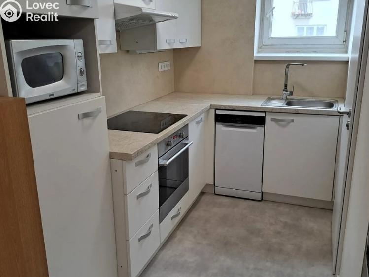 Аренда квартиры 2+1 Praha, Zengrova č. 2