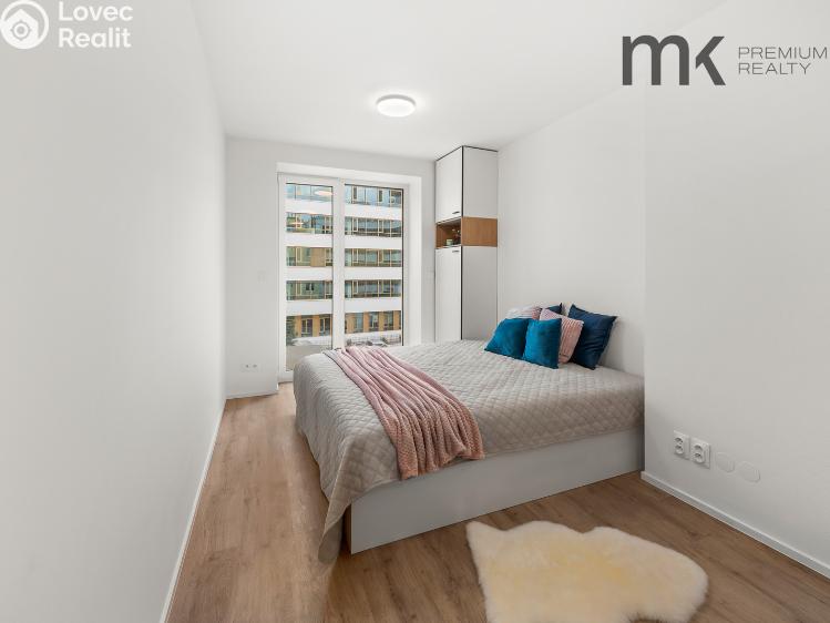 Pronájem bytu 1+KK Praha, Na bitevní pláni 1185/40 č. 2