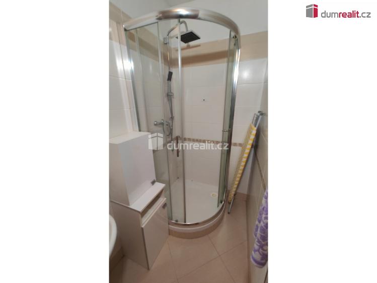 Pronájem bytu 1+KK Praha 15, Hornoměcholupská č. 15