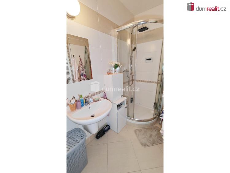 Pronájem bytu 1+KK Praha 15, Hornoměcholupská č. 18