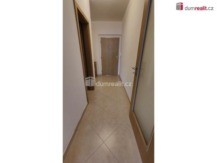 Pronájem bytu 1+KK Praha 15, Hornoměcholupská č. 19