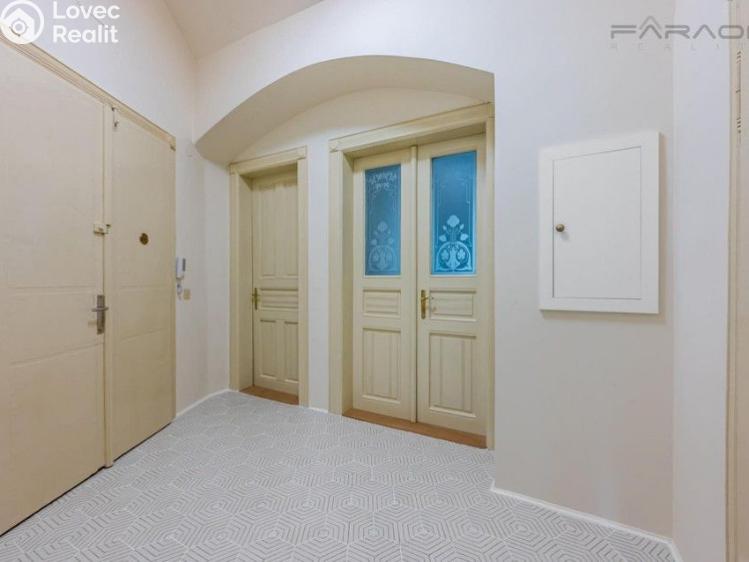 Оренда квартири 2+1 Praha, Trojanova č. 12