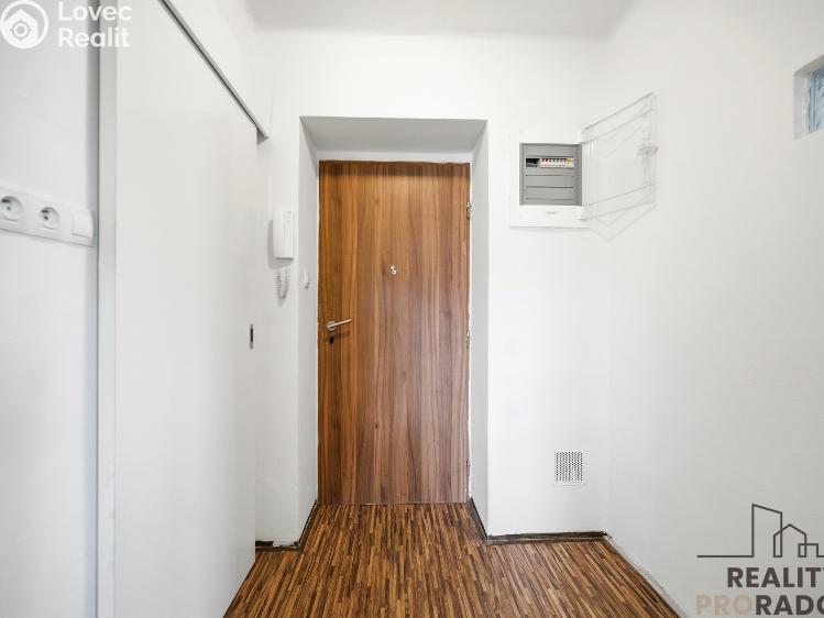 Продажа квартиры 1+1 Rybitví, Činžovních domů č. 8