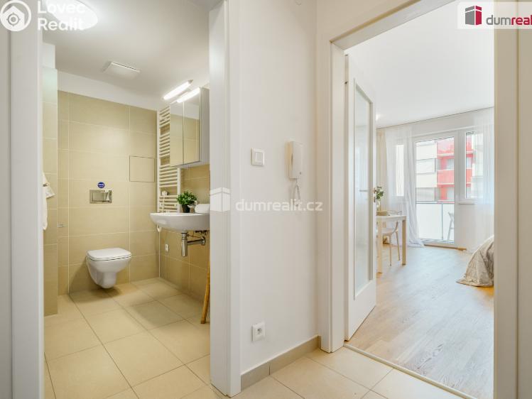 Pronájem bytu 1+KK Praha 5, Pod stolovou horou č. 14