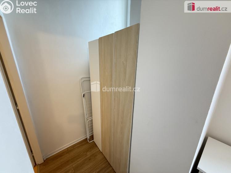 Pronájem bytu 1+KK Praha 5, Na Valentince č. 6