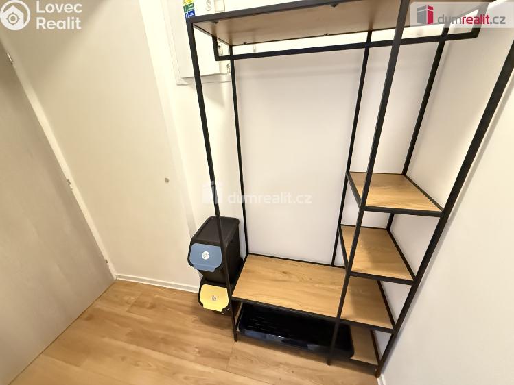 Pronájem bytu 1+KK Praha 5, Na Valentince č. 8