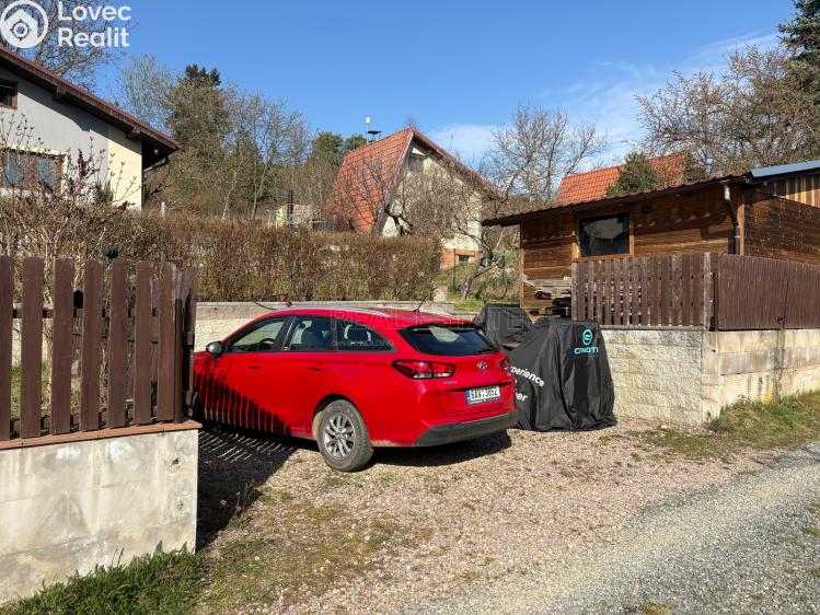 Sale hut Psáry č. 16