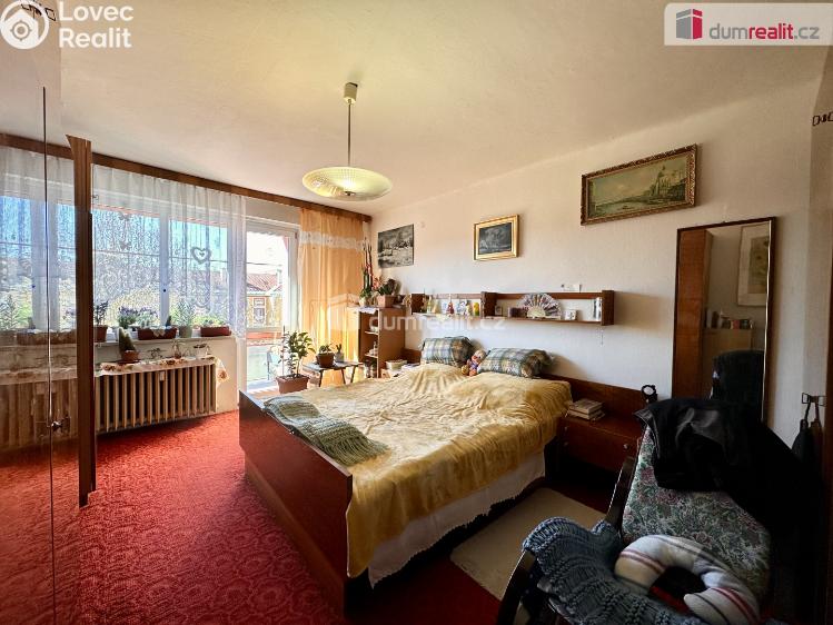 Prodej bytu 2+1 Ostrov, Hlavní třída č. 6