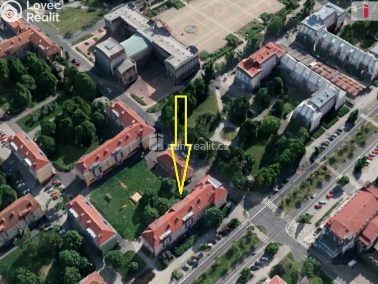 Prodej bytu 2+1 Ostrov, Hlavní třída č. 14