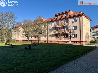 Prodej bytu 2+1 Ostrov, Hlavní třída č. 1