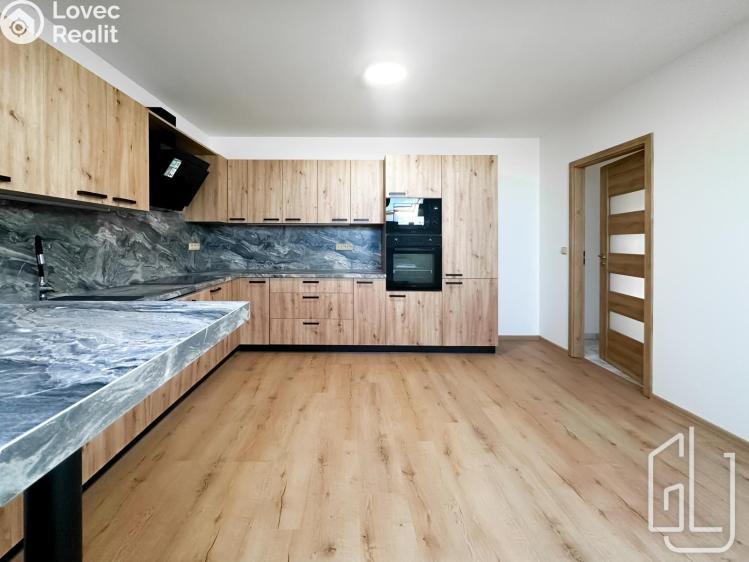 Pronájem bytu 3+1 Praha, Na líše č. 1