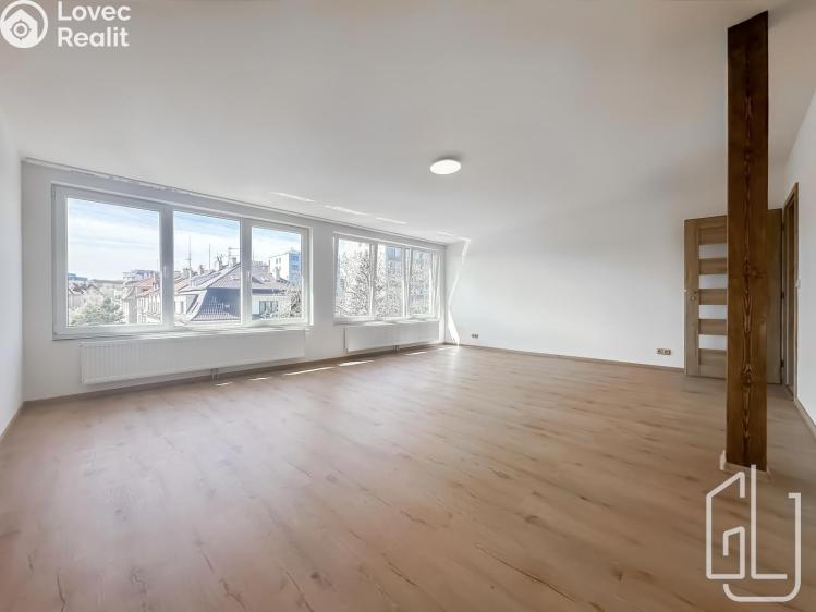 Pronájem bytu 3+1 Praha, Na líše č. 2