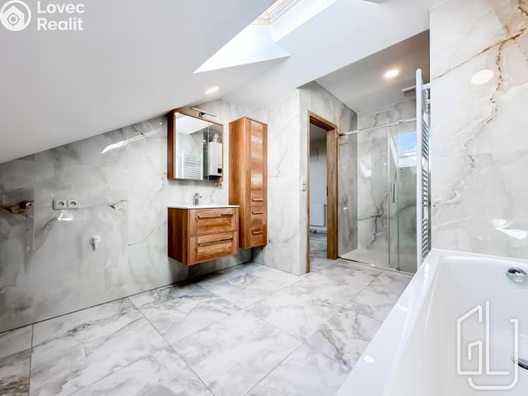 Pronájem bytu 3+1 Praha, Na líše č. 3