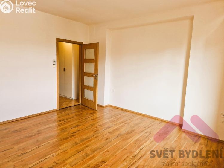 Pronájem bytu 1+KK Praha, Sevřená č. 4