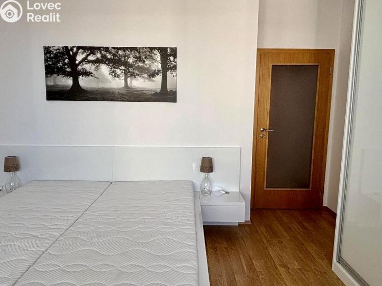 Pronájem bytu 2+KK Praha, Hornoměcholupská 746/139 č. 8