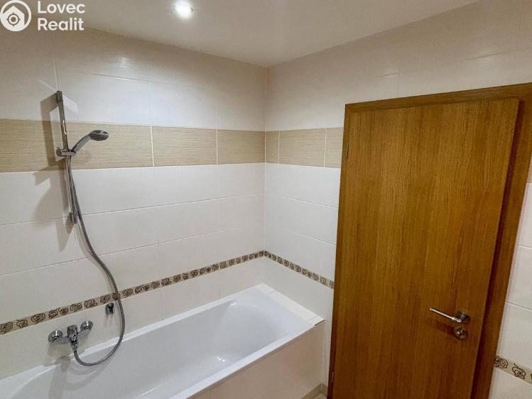 Pronájem bytu 2+KK Praha, Hornoměcholupská 746/139 č. 11