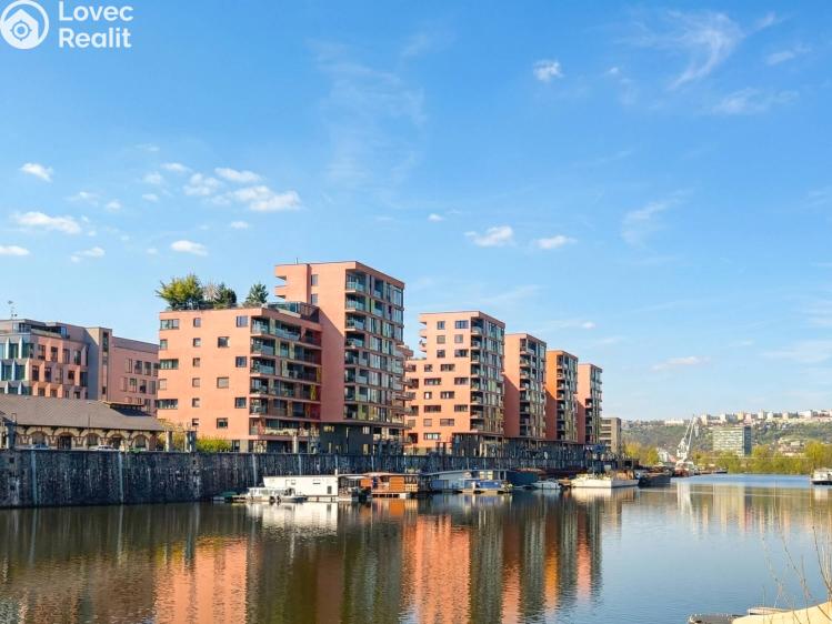 Sale apartment 3+KK Praha, V přístavu 1585/16 č. 1