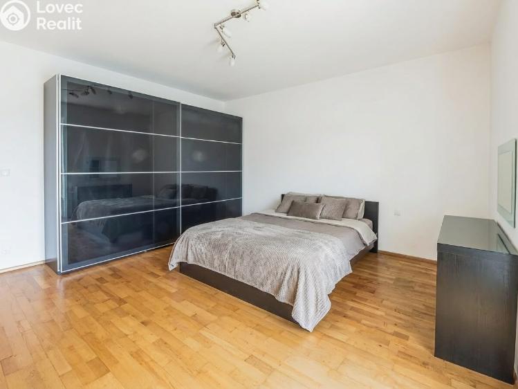 Sale apartment 3+KK Praha, V přístavu 1585/16 č. 10