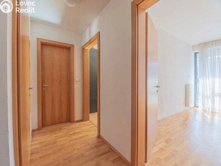 Sale apartment 3+KK Praha, V přístavu 1585/16 č. 11