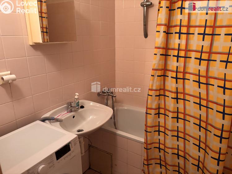 Pronájem bytu 1+KK Praha 14, Dygrýnova č. 8