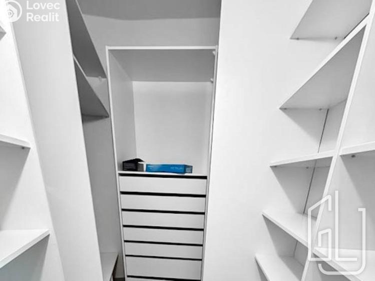 Pronájem bytu 3+1 Praha, Krakovská č. 8