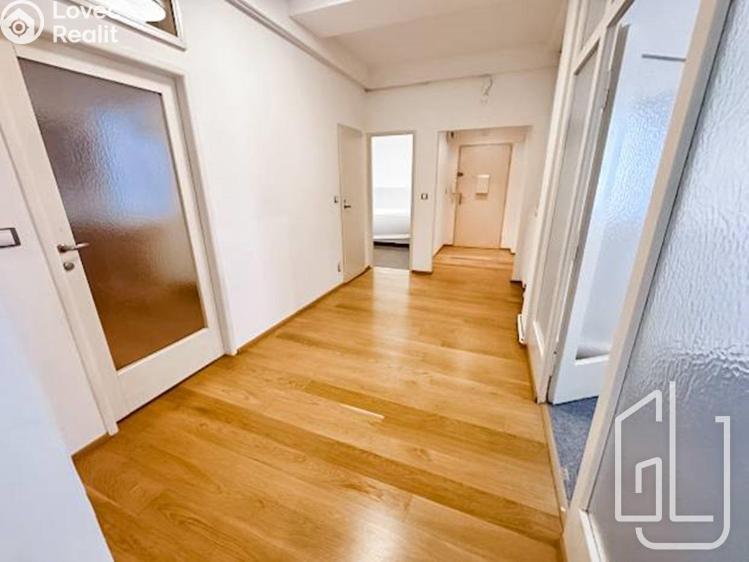 Pronájem bytu 3+1 Praha, Krakovská č. 12