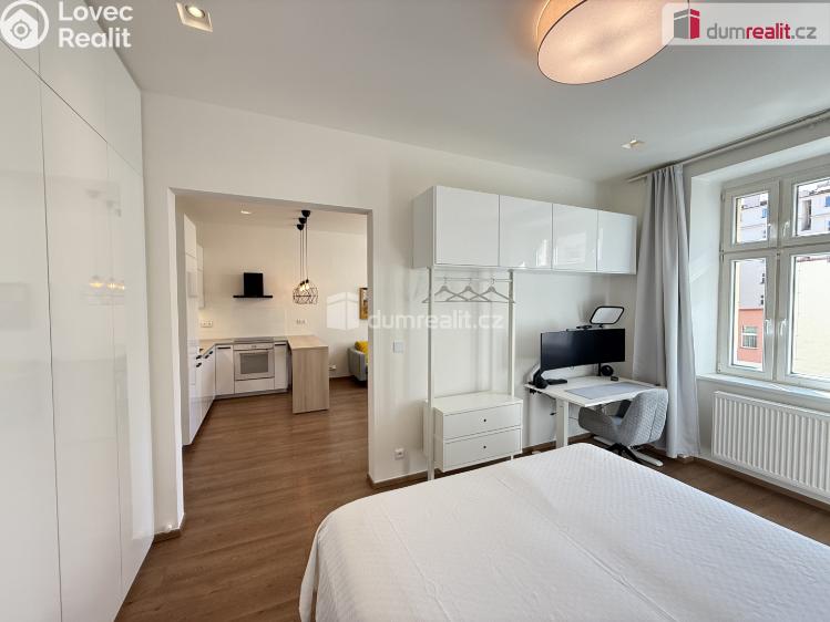 Pronájem bytu 2+KK Praha 5, Brožíkova č. 12