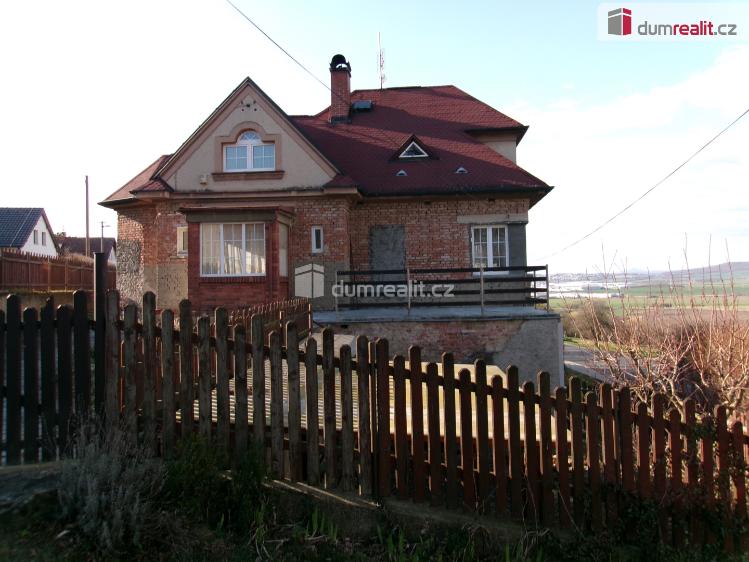 Pronájem bytu 2+KK Dobrovice, Na Hložku č. 12