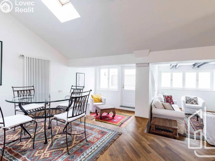 Pronájem bytu 3+KK Praha, Odborů č. 1