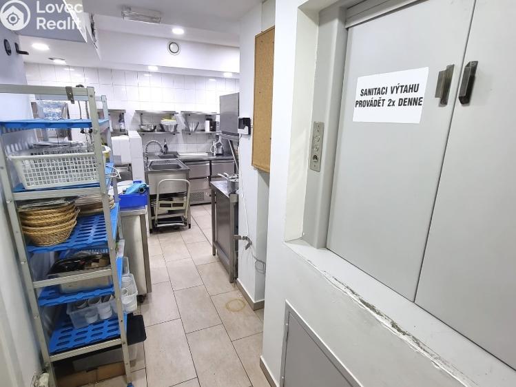 Prodej obchodního prostoru Mariánské Lázně, Poštovní 734/7a č. 8