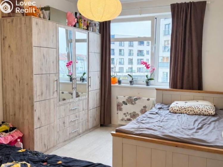 Pronájem bytu 4+KK Praha, Ke kříži č. 7