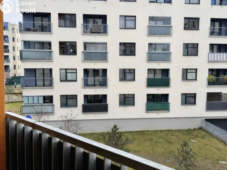 Pronájem bytu 4+KK Praha, Ke kříži č. 9