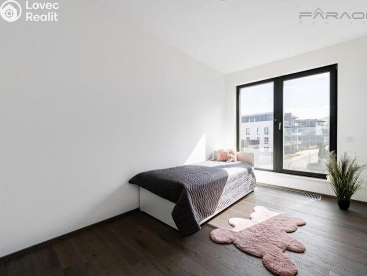 Аренда квартиры 4+KK Praha, Lerausova č. 8