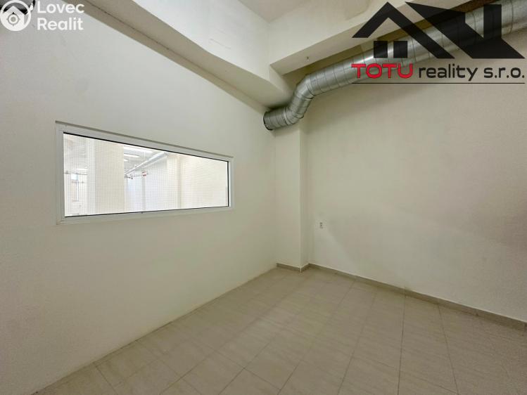 Rent commercial space Jaroměř, Husova č. 9