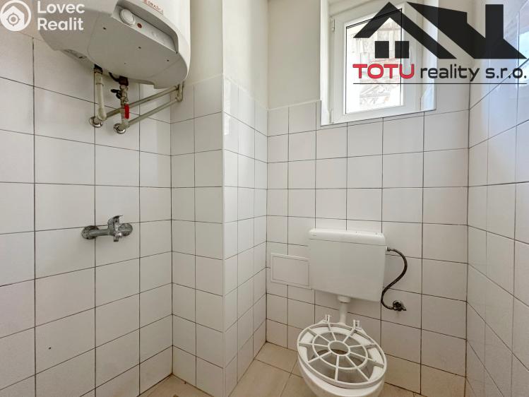 Rent commercial space Jaroměř, Husova č. 11