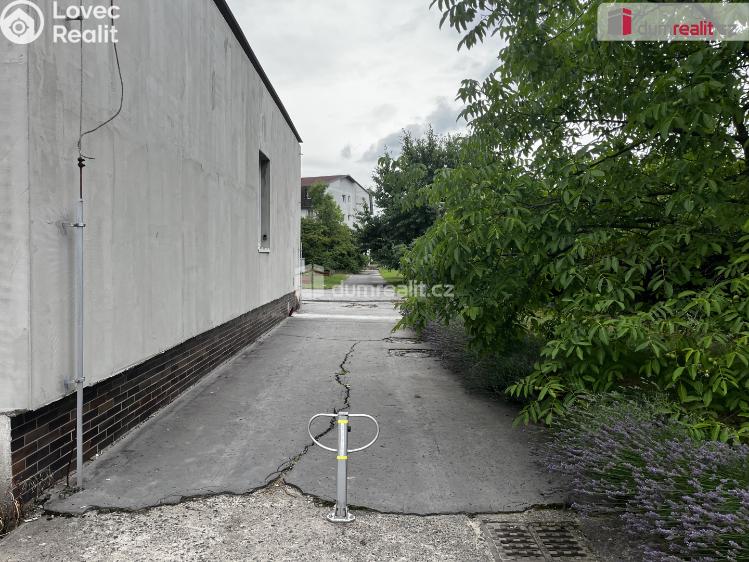 Pronájem obchodního prostoru Újezdeček, Řetenická č. 18