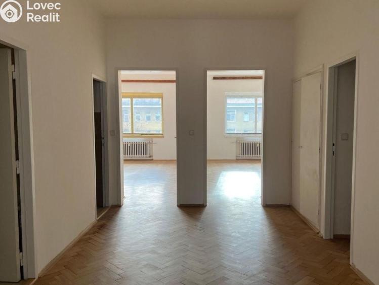 Pronájem bytu 3+1 Praha, Nikoly Tesly č. 3